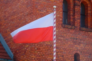 Miniatura: QUIZ: Jaki kolor ma polska flaga, ile lat...