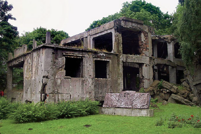 Ruiny koszar na Westerplatte