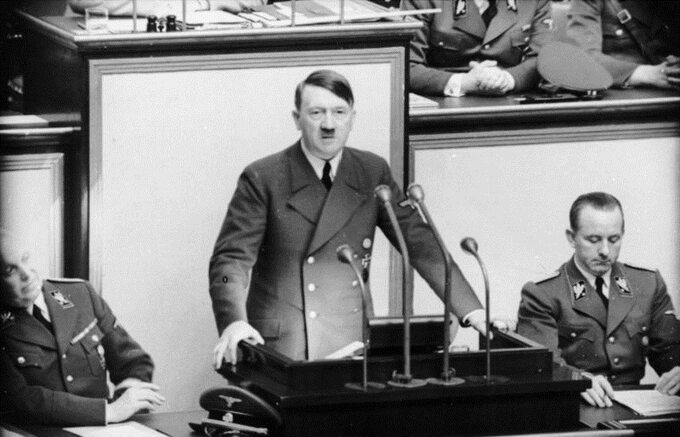 Adolf Hitler przemawia w Reichstagu, maj 1941