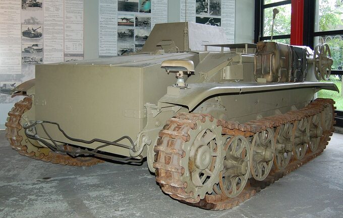 Schwerer Ladungsträger Borgward B IV (Sd.Kfz. 301) w Deutsches Panzermuseum w Munster.