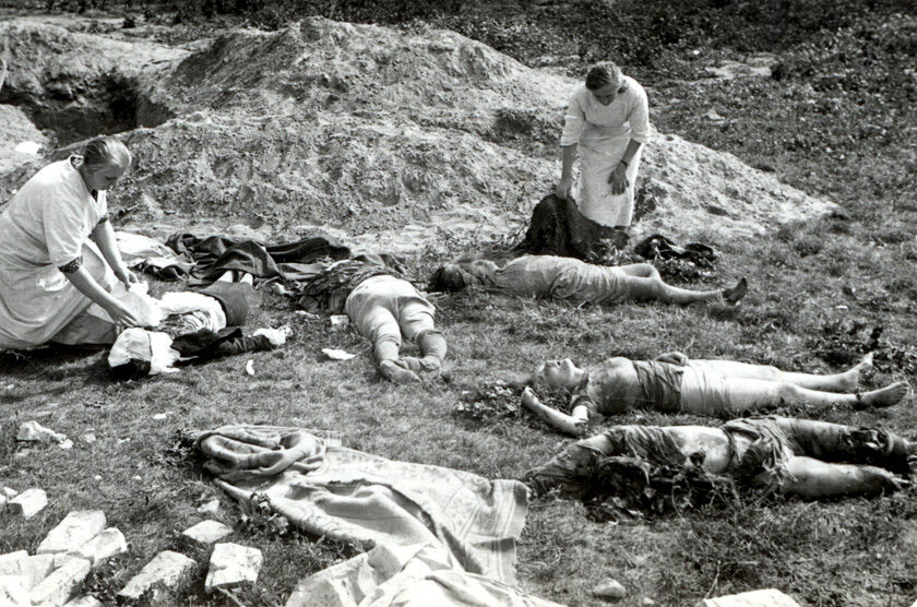 "Rycerskie" Luftwaffe Ofiary ataku Luftwaffe skierowanego w cywilów. W kampanii wrześniowej niemieccy lotnicy wykazali się wyjątkowym bestialstwem. Fotografia Juliena Bryana.