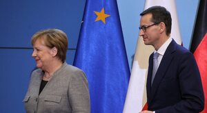 "Zawsze brutalnie grała o interesy Niemiec". Merkel kontra Polska