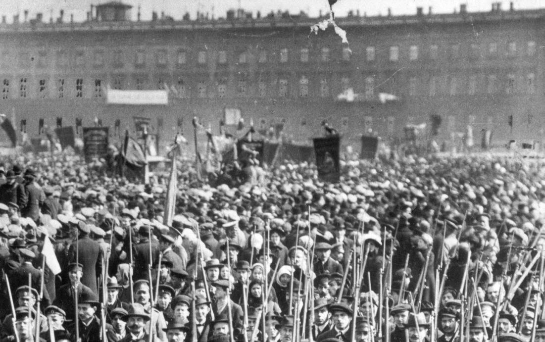 Wiec bolszewików przed Pałacem Zimowym w Piotrogrodzie